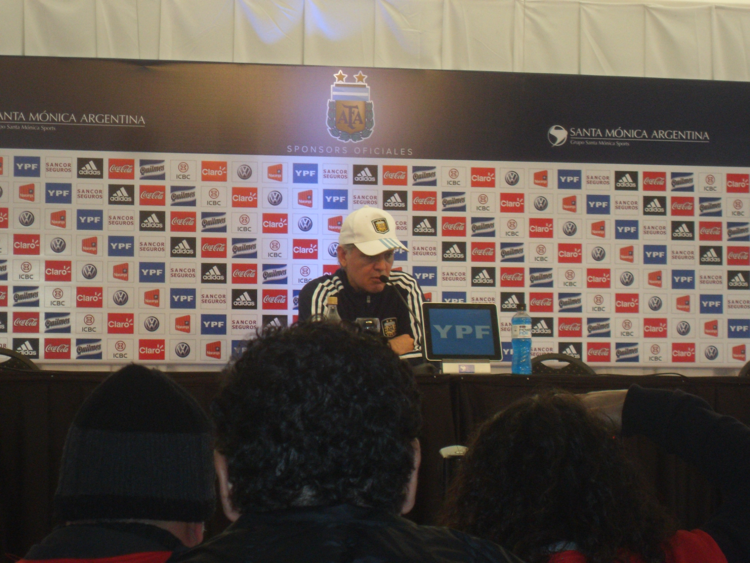 El Sr. Sabella ante el doble examen